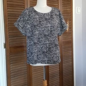 Woman's top black-and-white